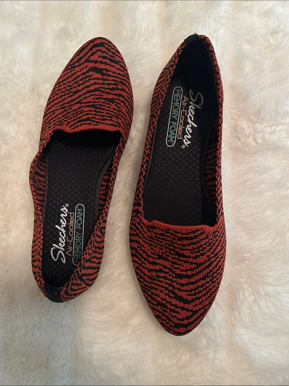Skechers Women's Red and Black Knit Slip-On Loafers - Picture 2 of 4